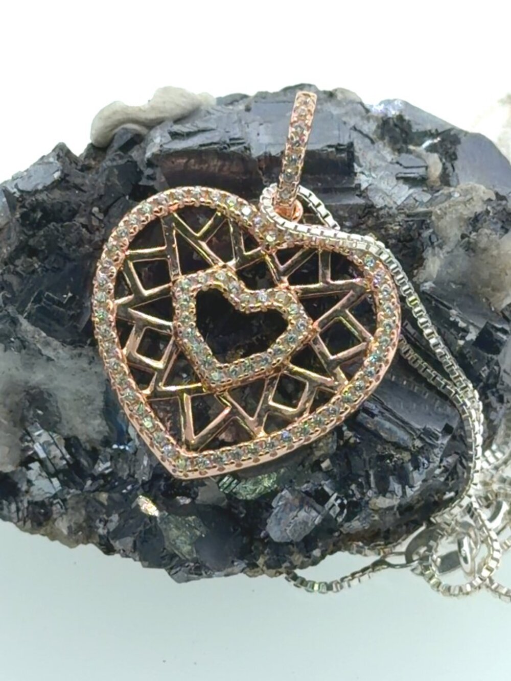 Heart shaped pendant